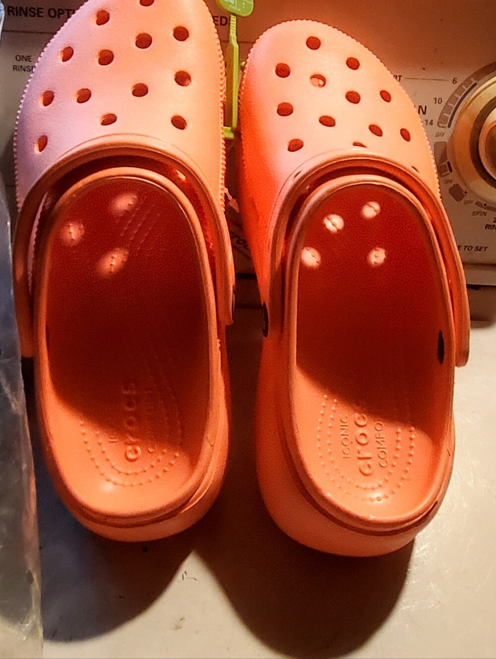CROCS Classic Clog in Pink